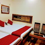 Bhagyashree Guest House 2 Km To Vishwanath Temple, Ganga Ghat Parking Available