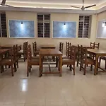 Hotel Ananda Kashi