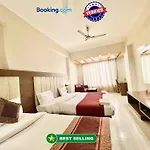 Hotel Rudraksh ! Varanasi !Fully-Air-Conditioned Hotel At Prime Location With Parking Availability, Near Kashi Vishwanath Temple, And Ganga Ghat 2