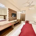 Hotel Rudraksh ! Varanasi !Fully-Air-Conditioned Hotel At Prime Location With Parking Availability, Near Kashi Vishwanath Temple, And Ganga Ghat 2