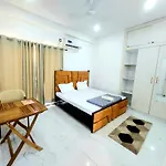 1 Bhk Flat At Kanti Villa With Free Breakfast Near Assi Ghat And Temples -201