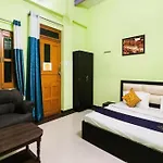 Hr Guest House Varanasi Near Kashi Vishwanath Temple - Perfect Location And Comfortable Room