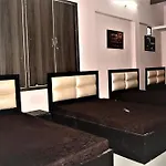 Hr Guest House Varanasi Near Kashi Vishwanath Temple - Perfect Location And Comfortable Room
