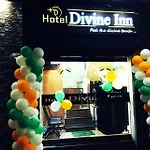 Hotel Divine Inn