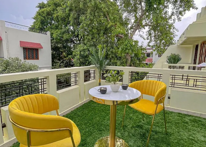 Serene Stays At Varanasi - 5Bhk Luxury Villa