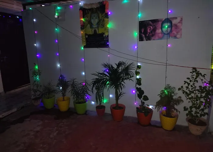 Banarasiya Homestay Close To Banaras Railway Station