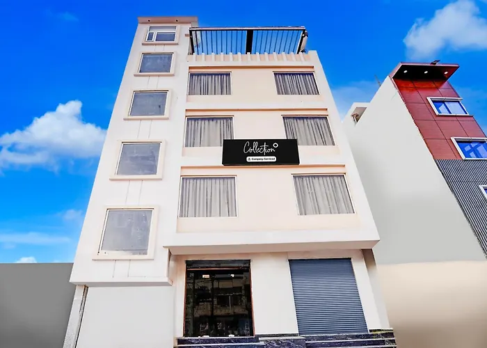Super Townhouse Lahartara Railway Bridge Near Bus Stop