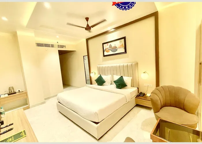 Varanasi Hotel Vedan Gam Palace - Fully Air Conditioned Hotel At Prime Location - Near Shree Kashi Vishwanath Temple And Ganga Ghat - Luxury & Spacious Room - Top Rated Hotel