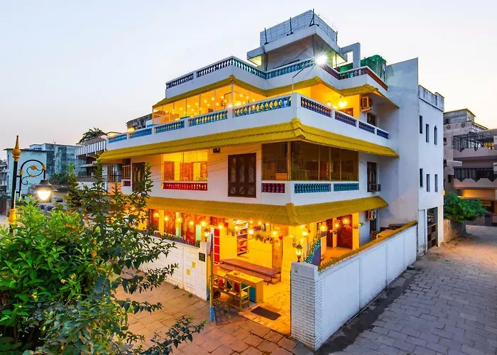 Gostops Lite Varanasi