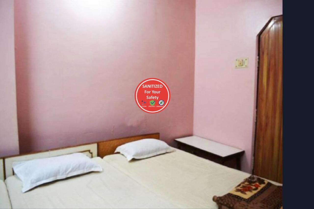 Hotel P N Ganga 3*