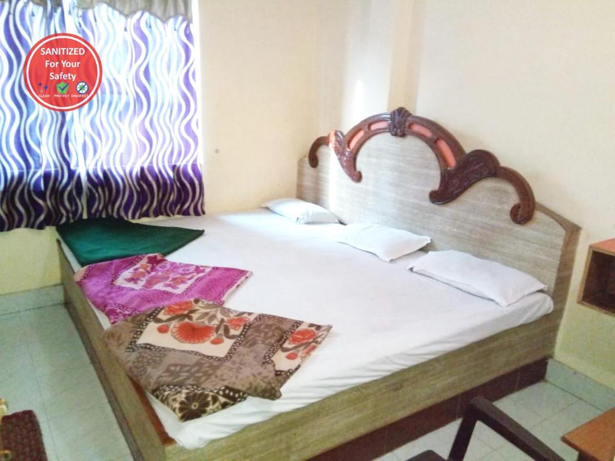 P N Ganga Hotel Varanasi