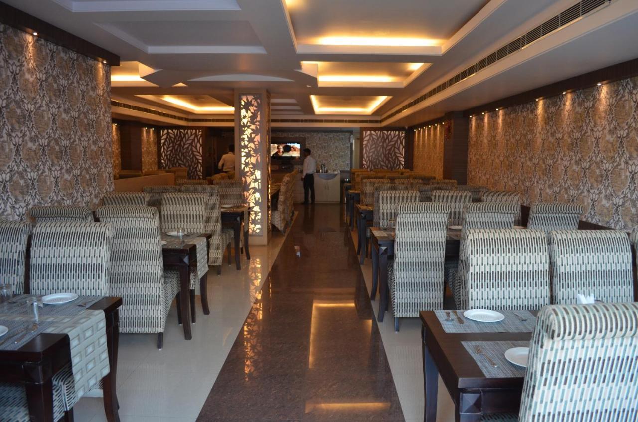 Hotel Puja Residency 3*