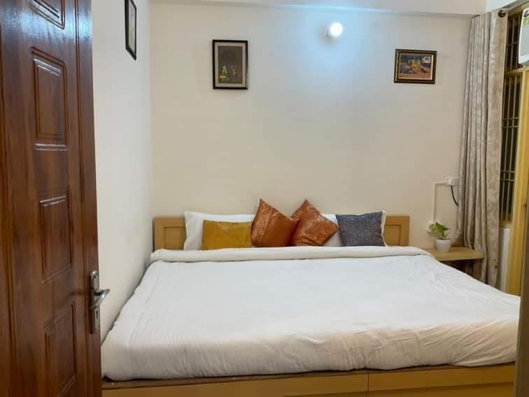 R.h.s Apartment *