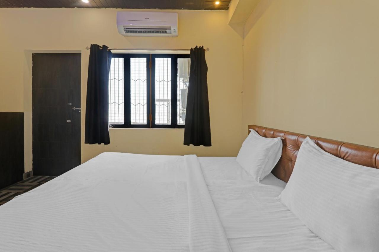 Oyo Flagship 83473 Kp Varanasi