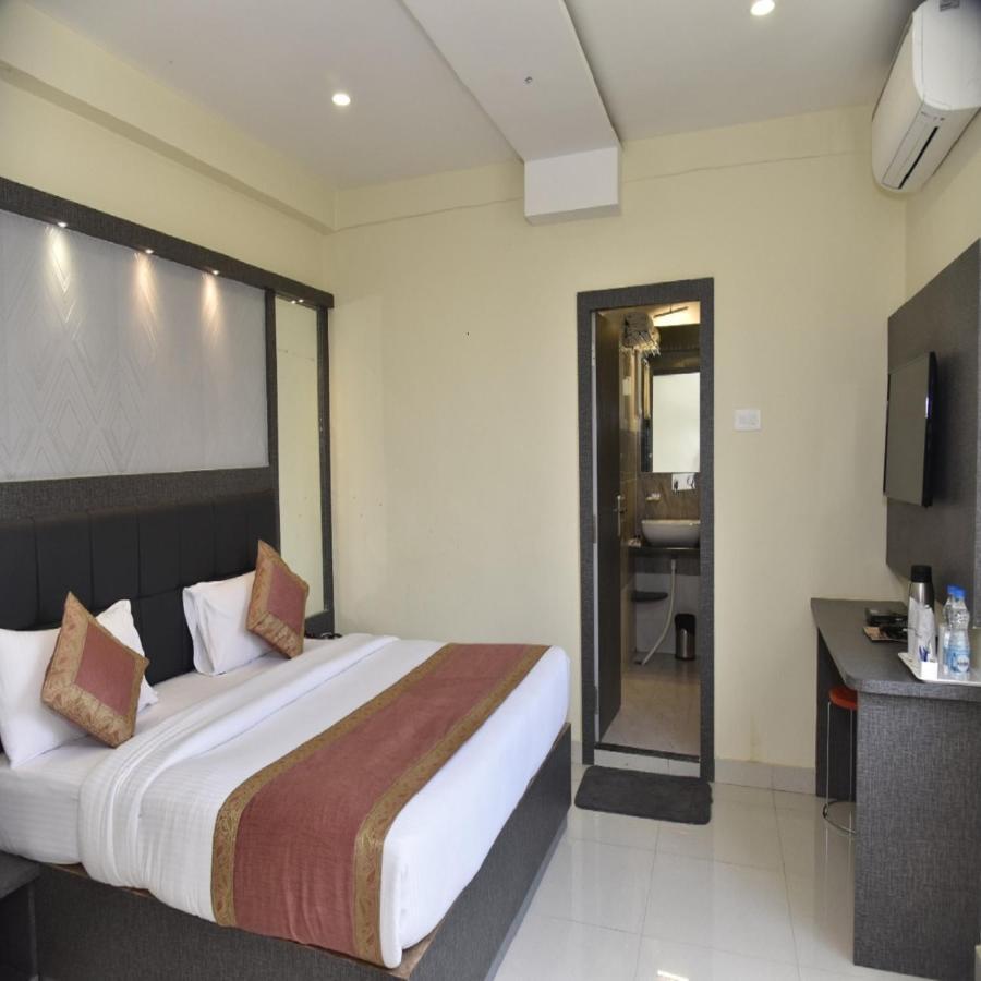 Tridev Grand Hotel Varanasi