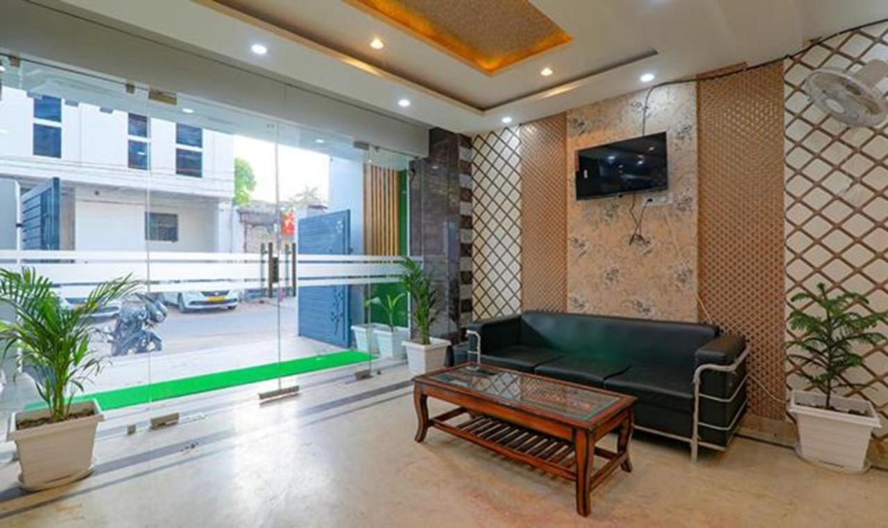 Hotel Fabhotel Super 3 Premium Varanasi