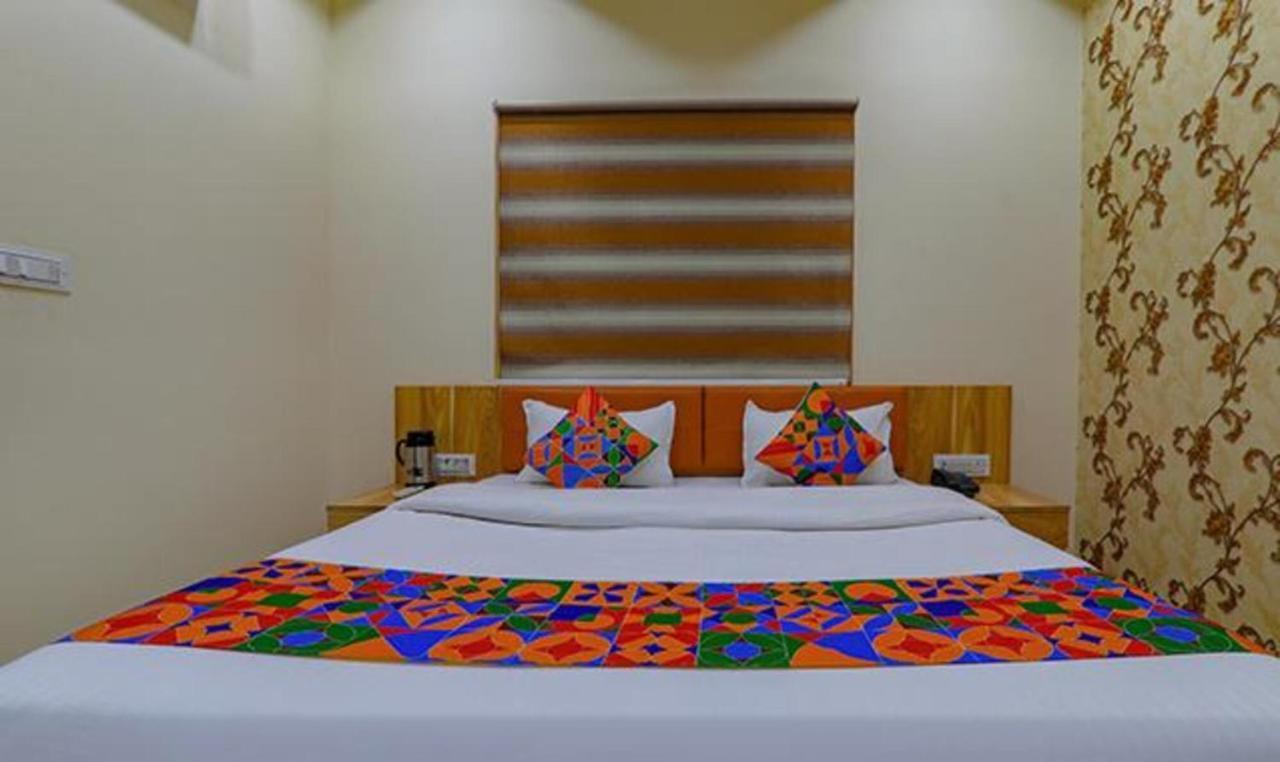 Hotel Fabhotel Super 3 Premium Varanasi