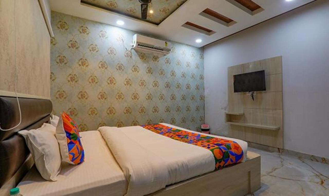 Hotel Fabhotel Super 3 Premium Varanasi