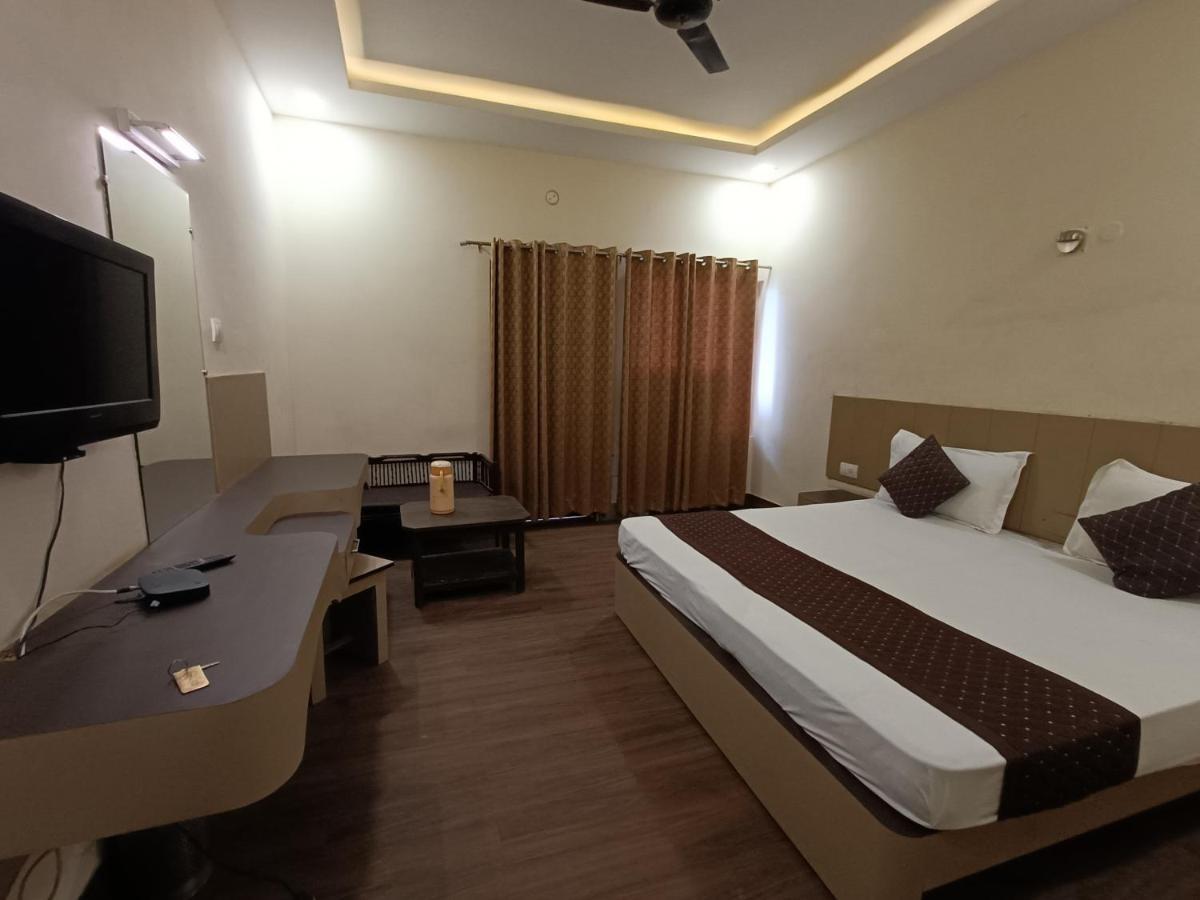 Hotel Padmini International- Sigra Hotel 3*