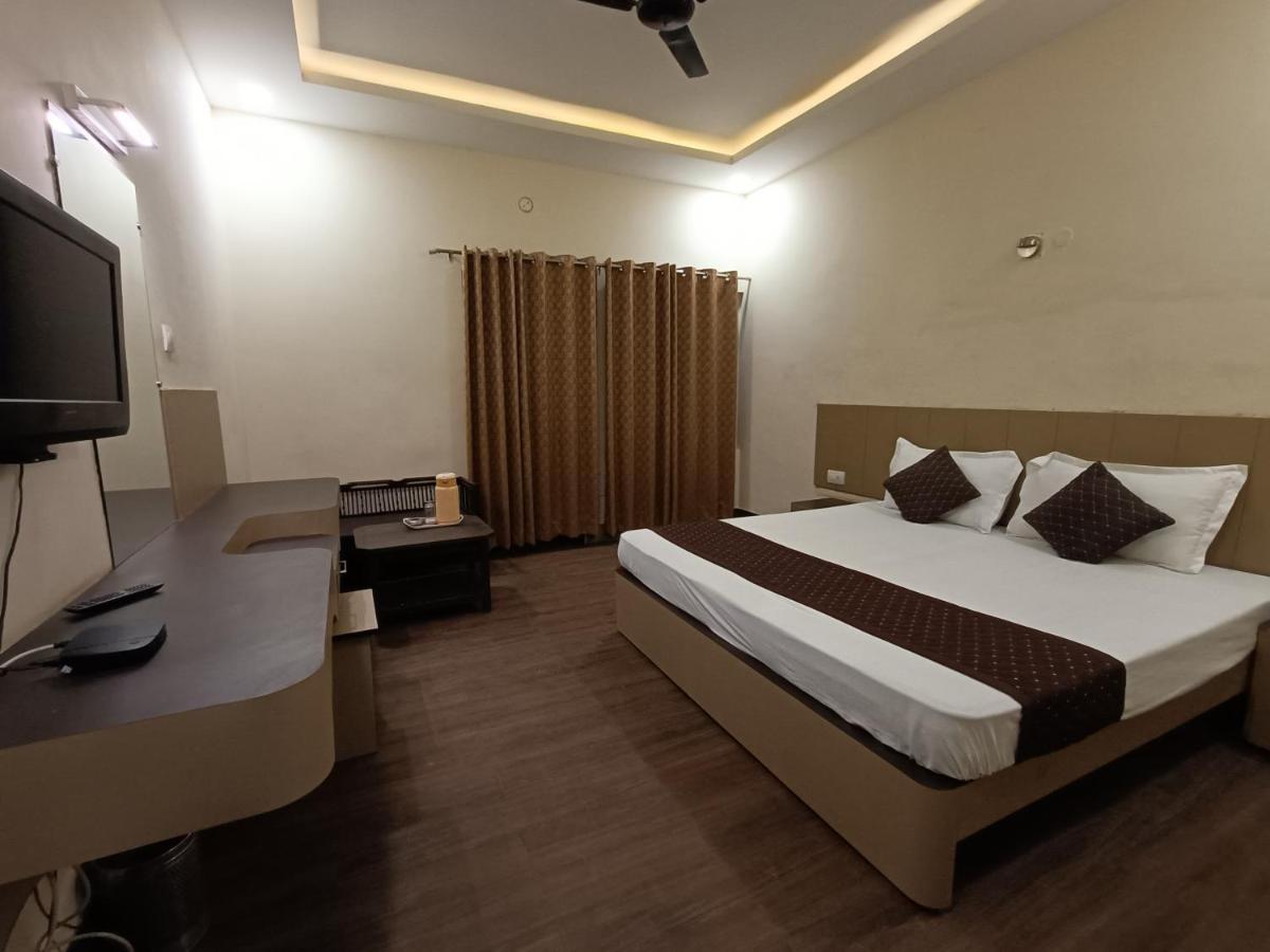 Hotel Padmini International- Sigra 3* Varanasi