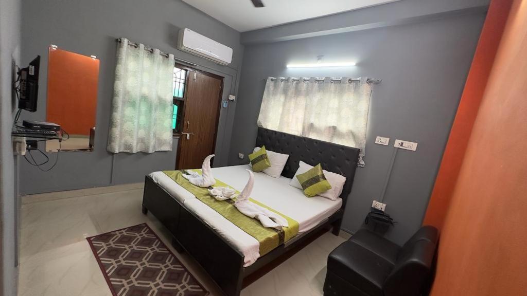 Aparajita Hotel