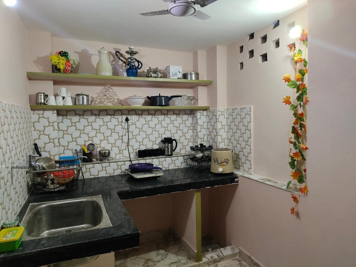 Banarasiya Close To Banaras Railway Station