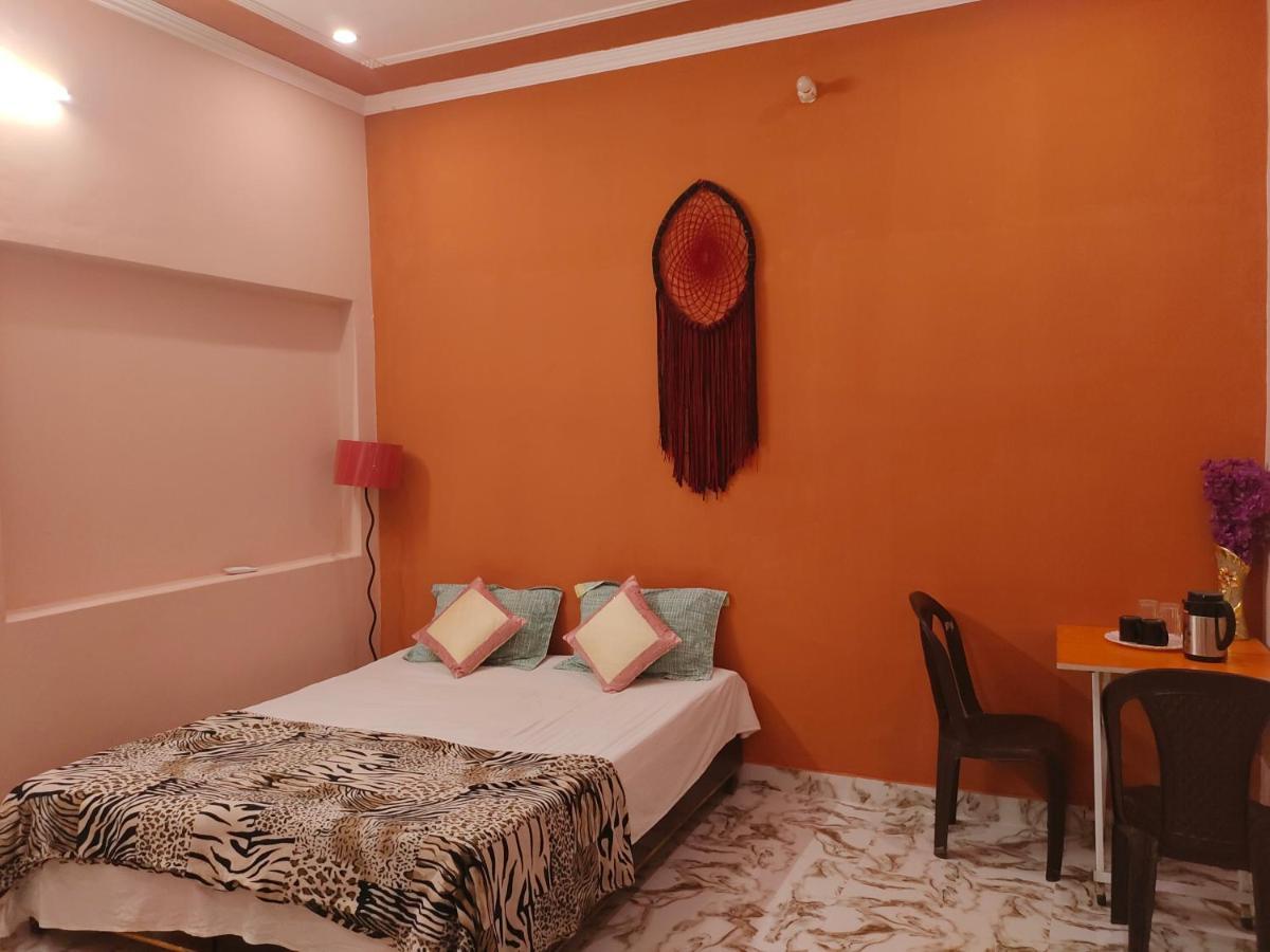Banarasiya Close To Banaras Railway Station Varanasi