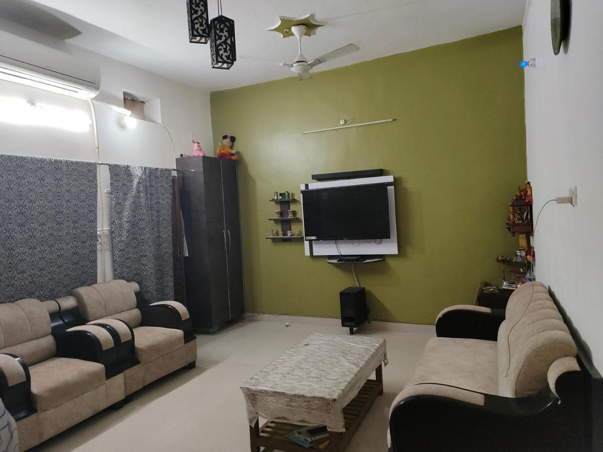 Homestay Banarasiya Close To Banaras Railway Station *