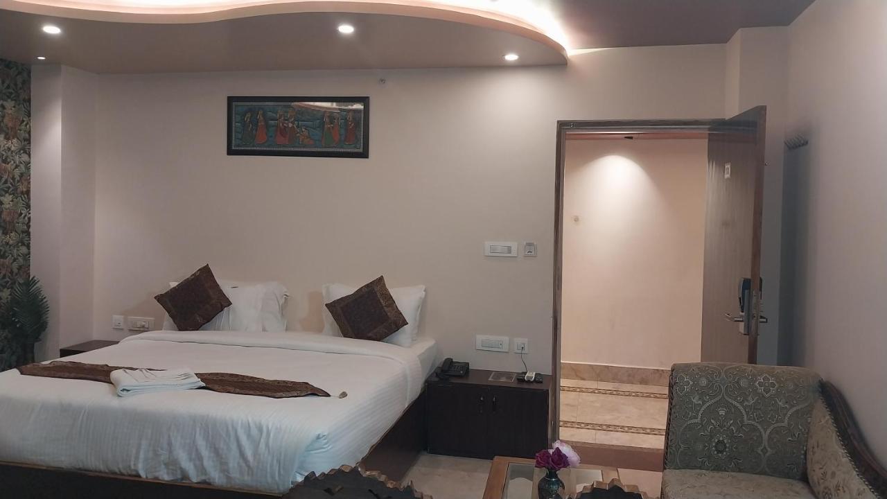 Sarnath International Hotel *
