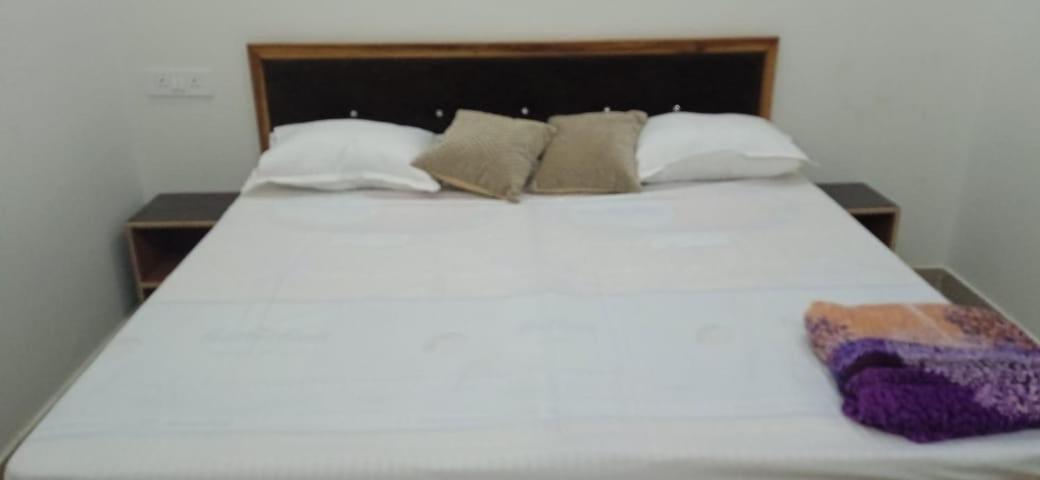 Guest house Bhardwaj Darbar *