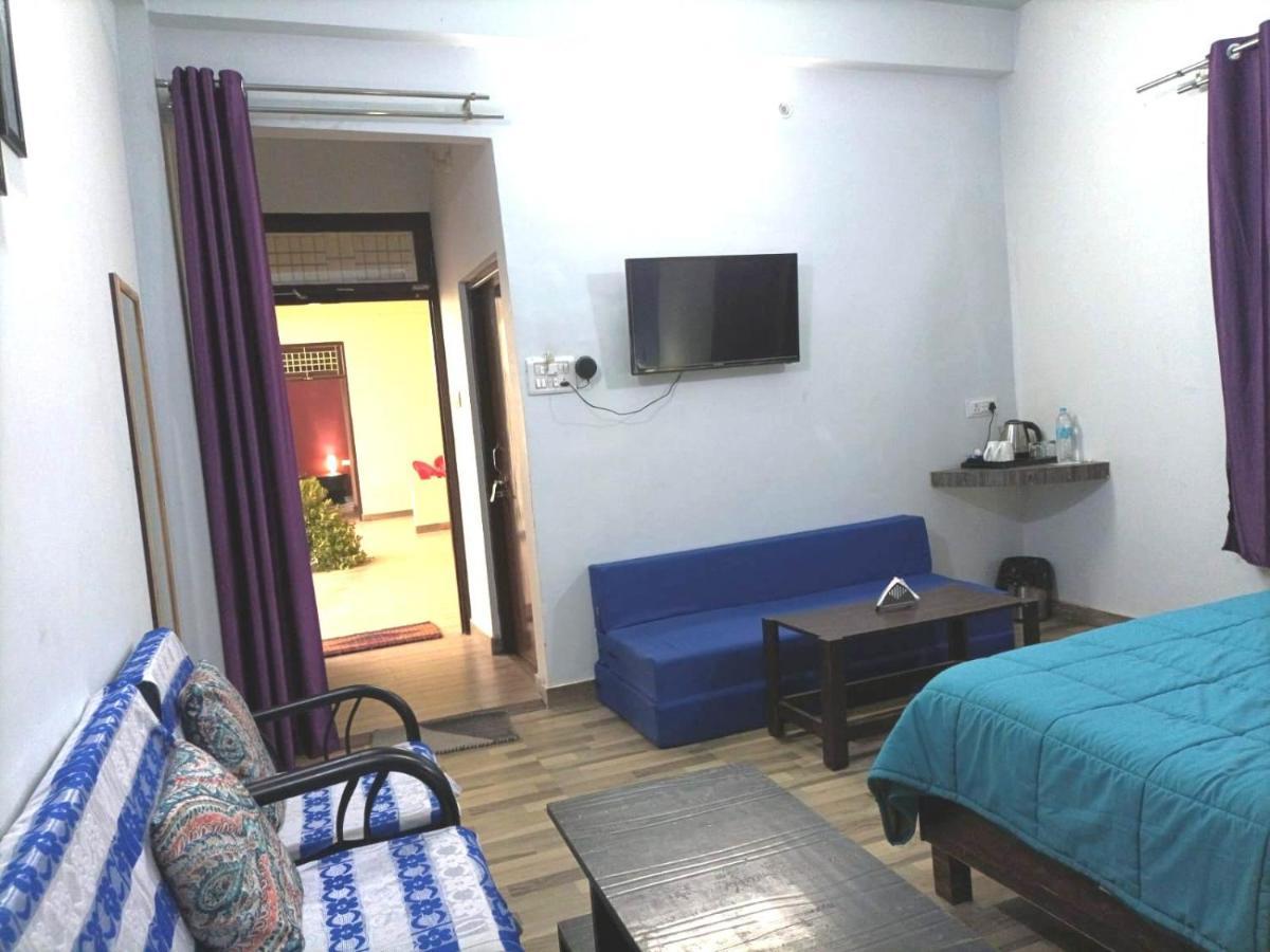 Foreigners Bed & Breakfast Varanasi