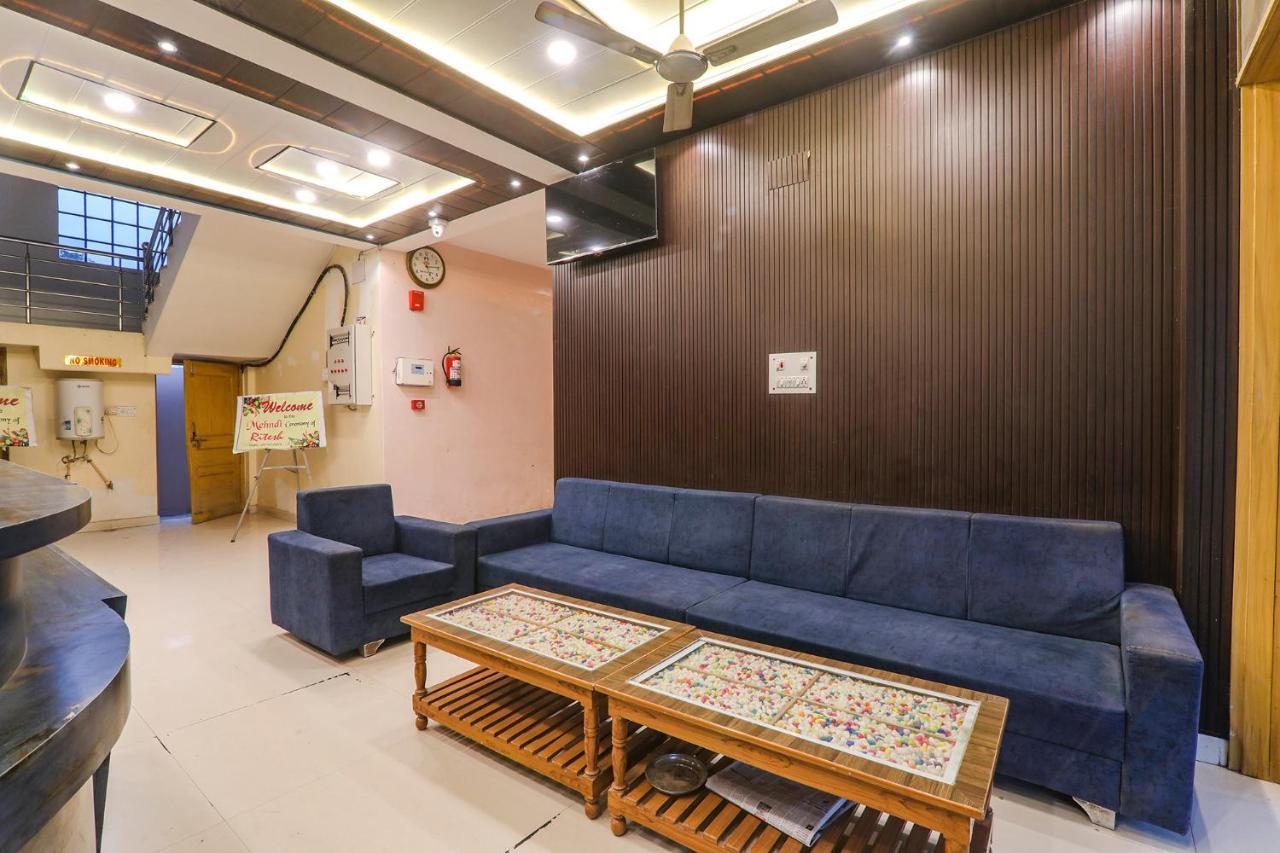 Hotel Fabhotel Sr Varanasi