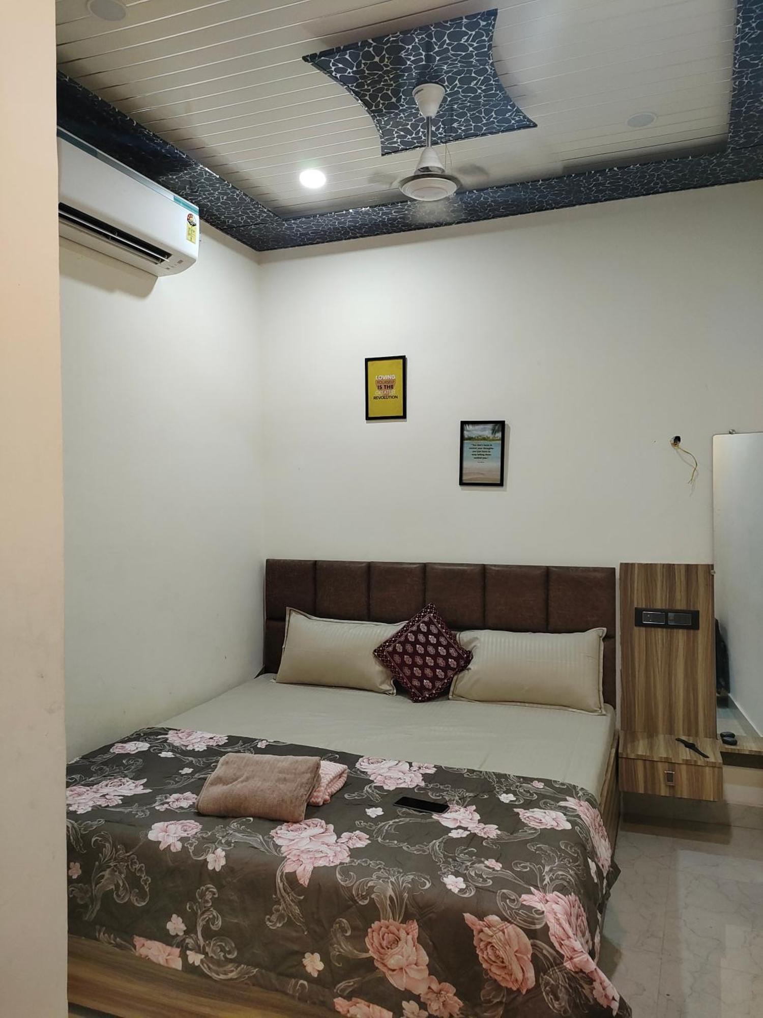Banarasiya Close To Banaras Railway Station Homestay Varanasi