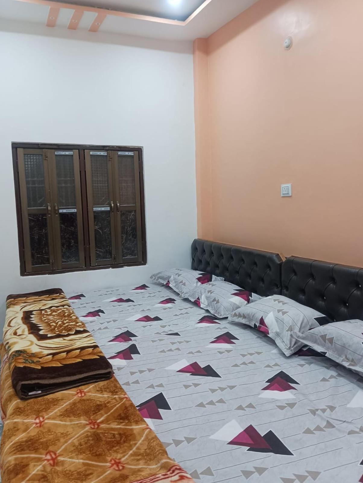 Guest house Lakshman *