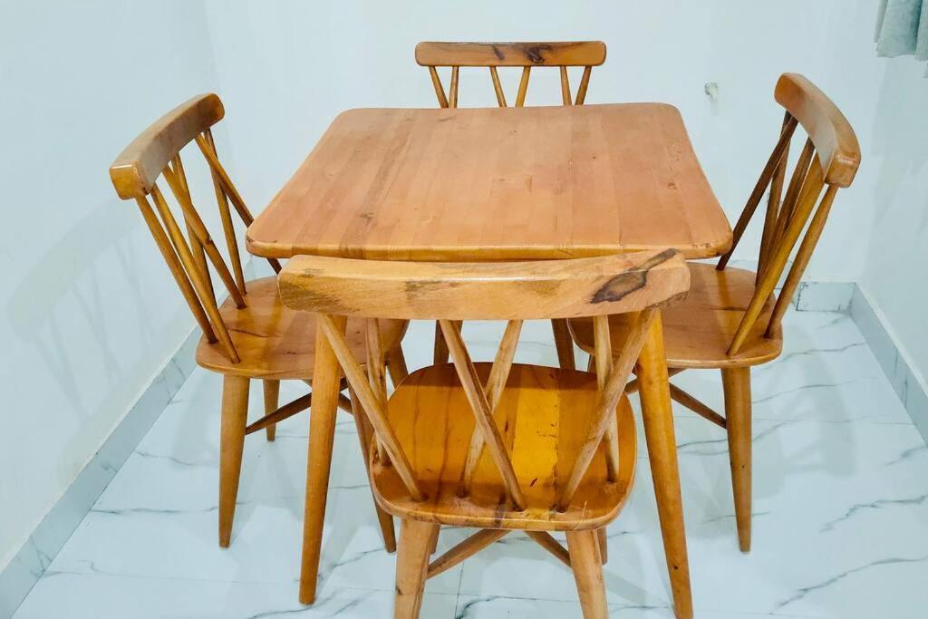 Apartment 1 Bhk Flat At Kanti With Free Breakfast Near Assi Ghat And Temples -201