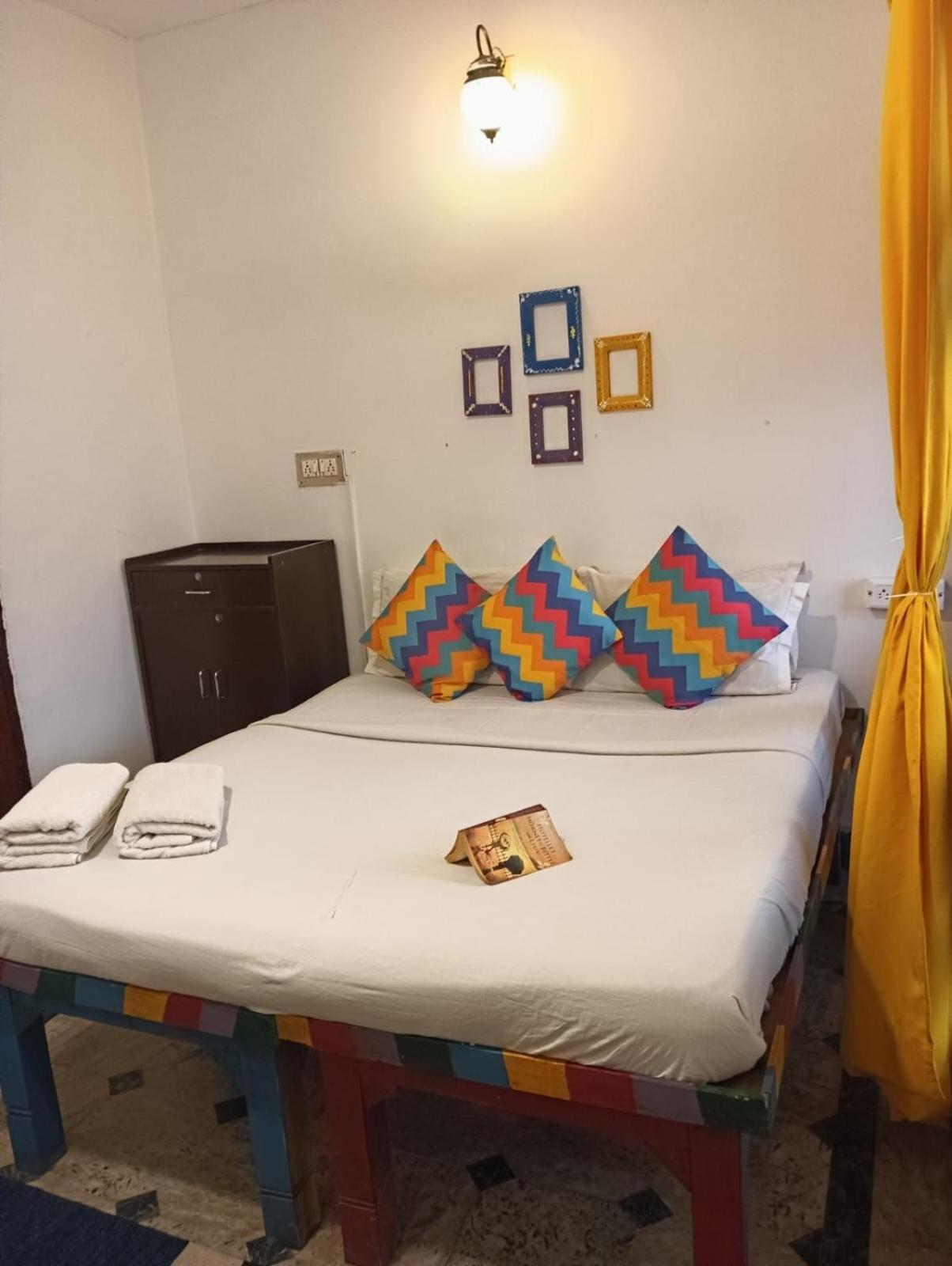 Gostops Lite Hostel Varanasi