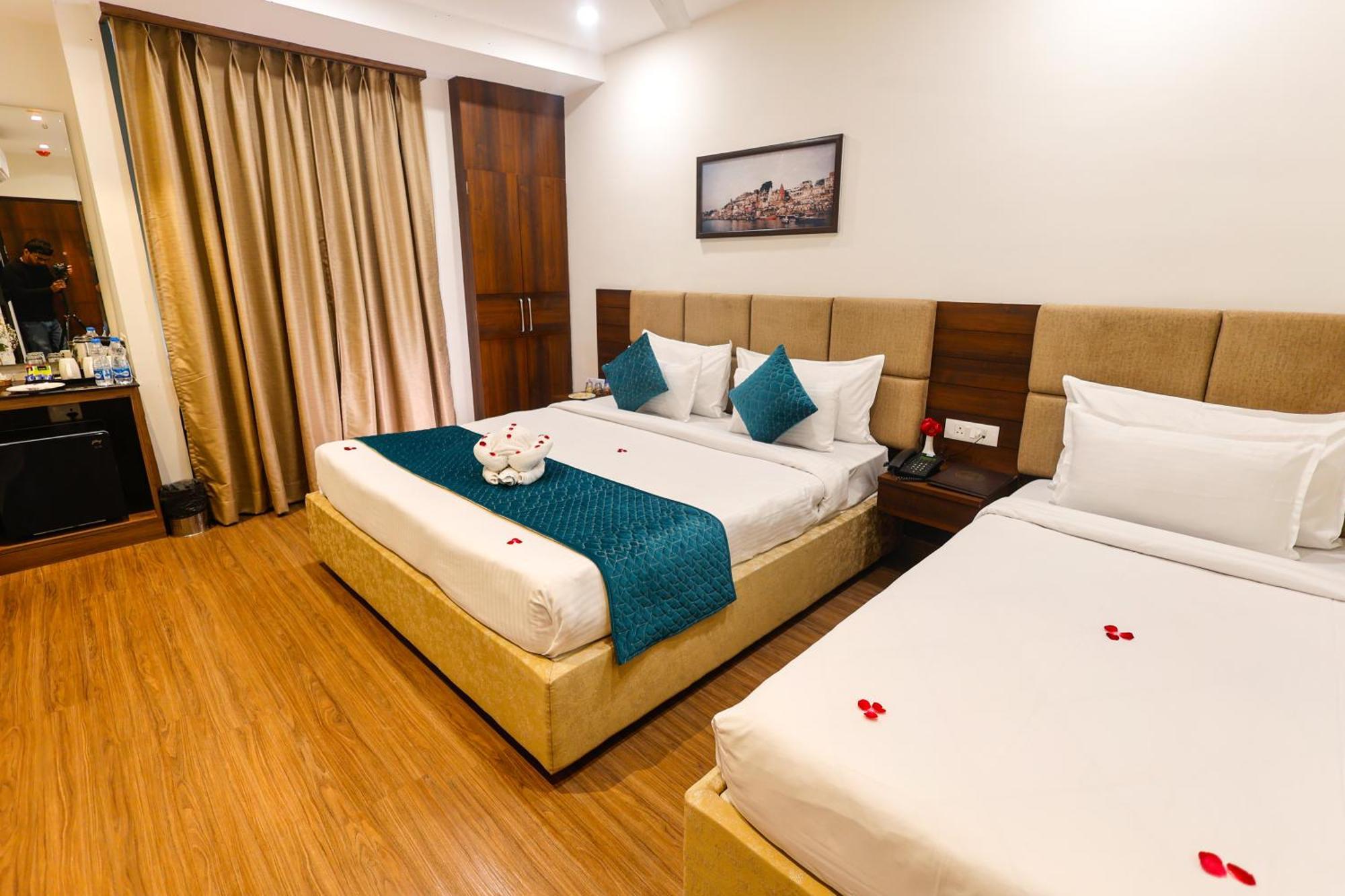 Hotel Dolphin International 3*