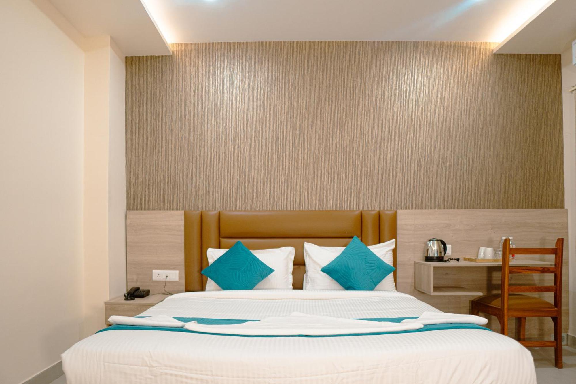 Hotel Ananda Kashi 3*