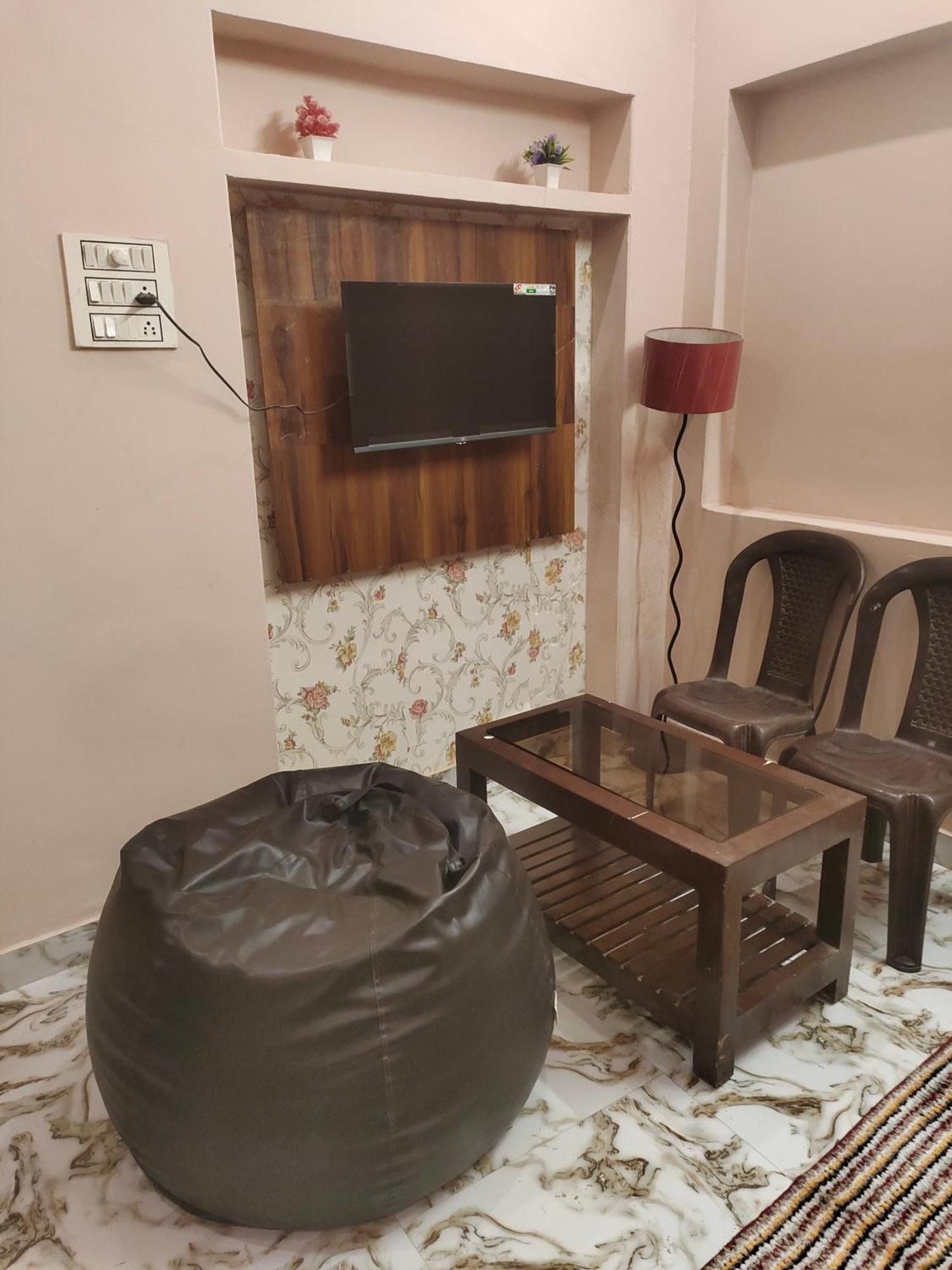 Banarasiya Close To Banaras Railway Station *