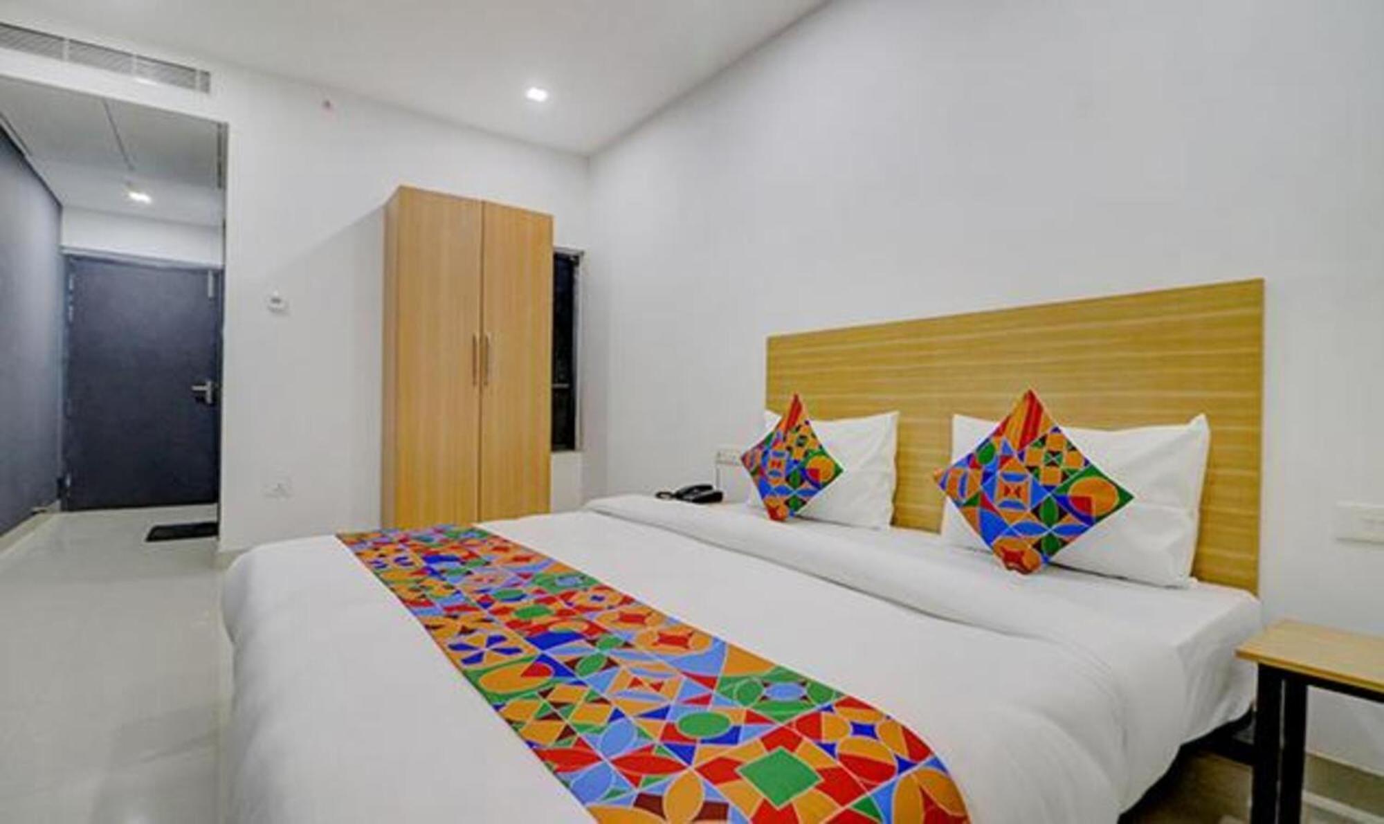Hotel Fabhotel Premium Kashi Varanasi