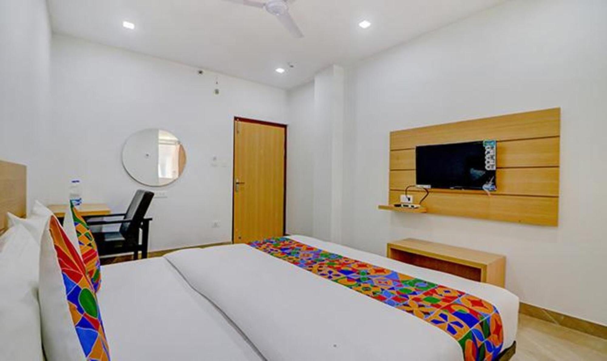 Fabhotel Premium Kashi Hotel 3*