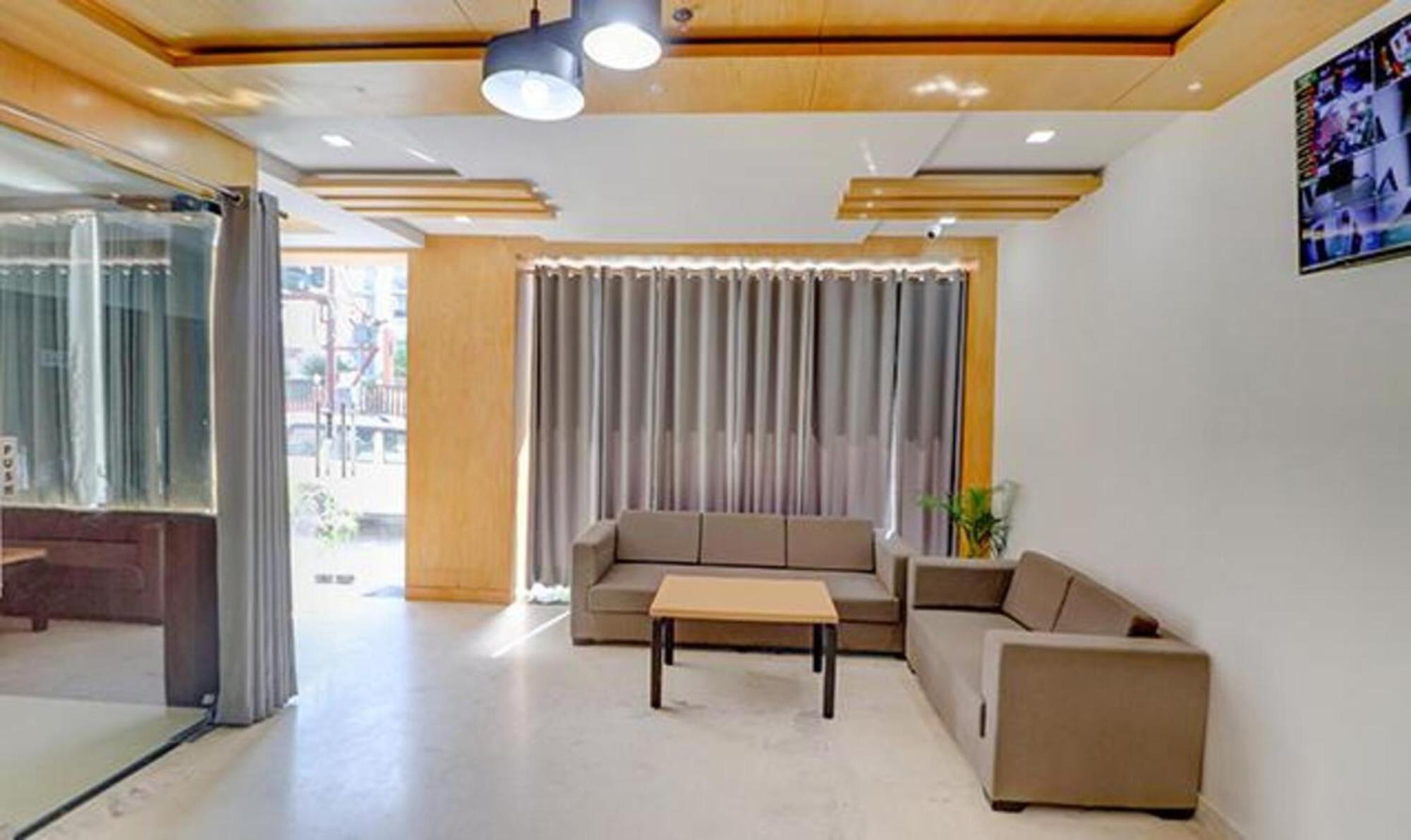 Hotel Fabhotel Premium Kashi Varanasi