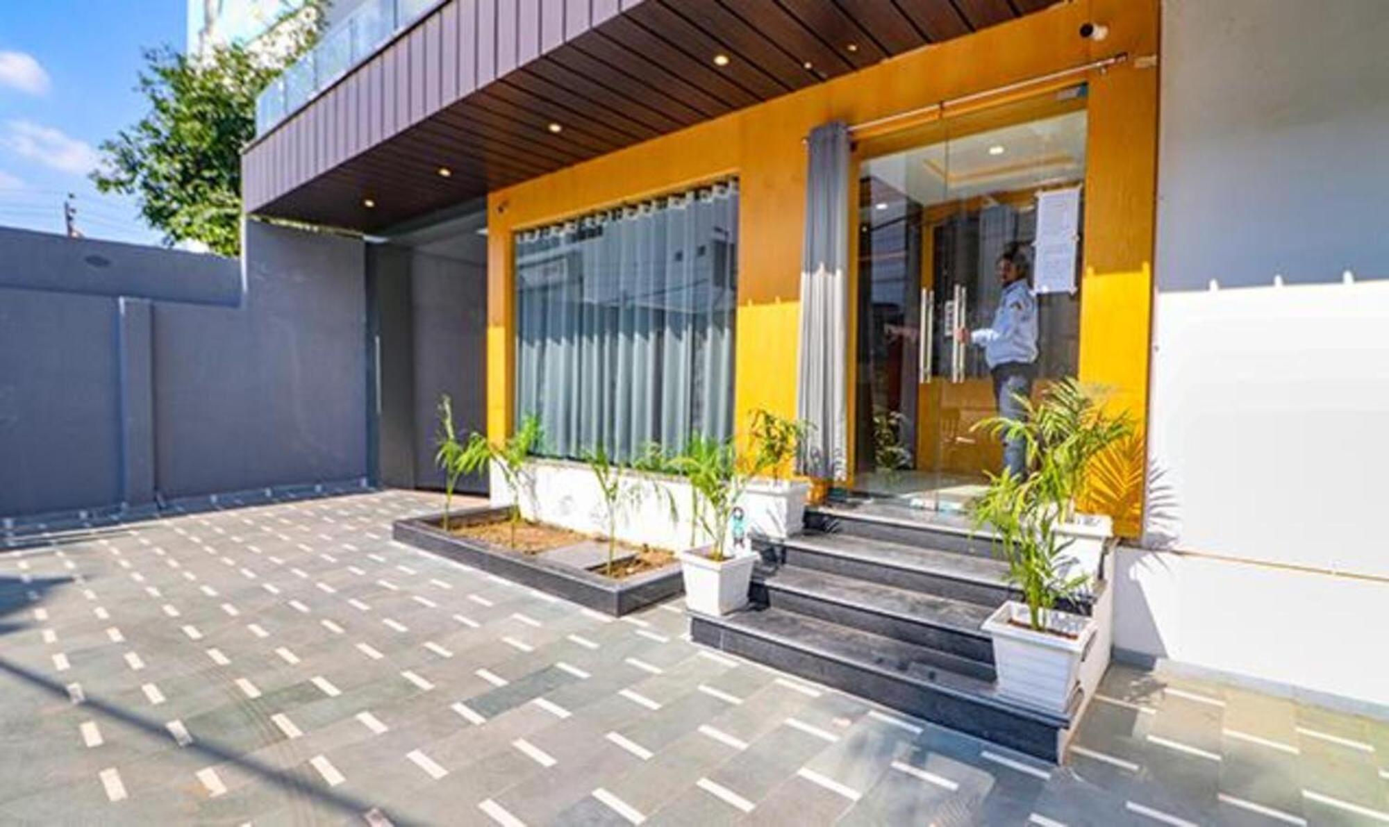 Fabhotel Premium Kashi 3* Varanasi