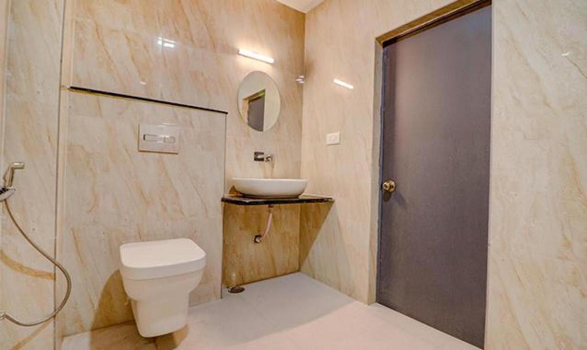 Fabhotel Premium Kashi Varanasi
