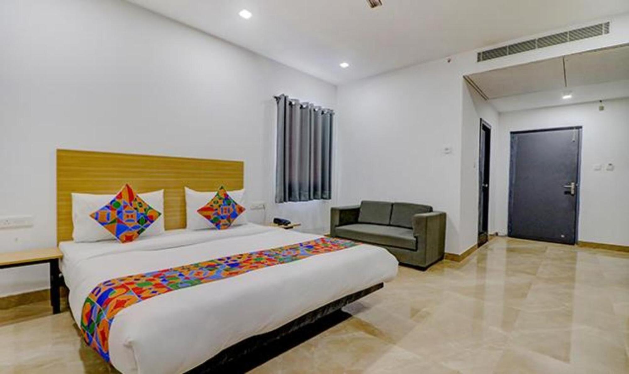 Fabhotel Premium Kashi Hotel 3*