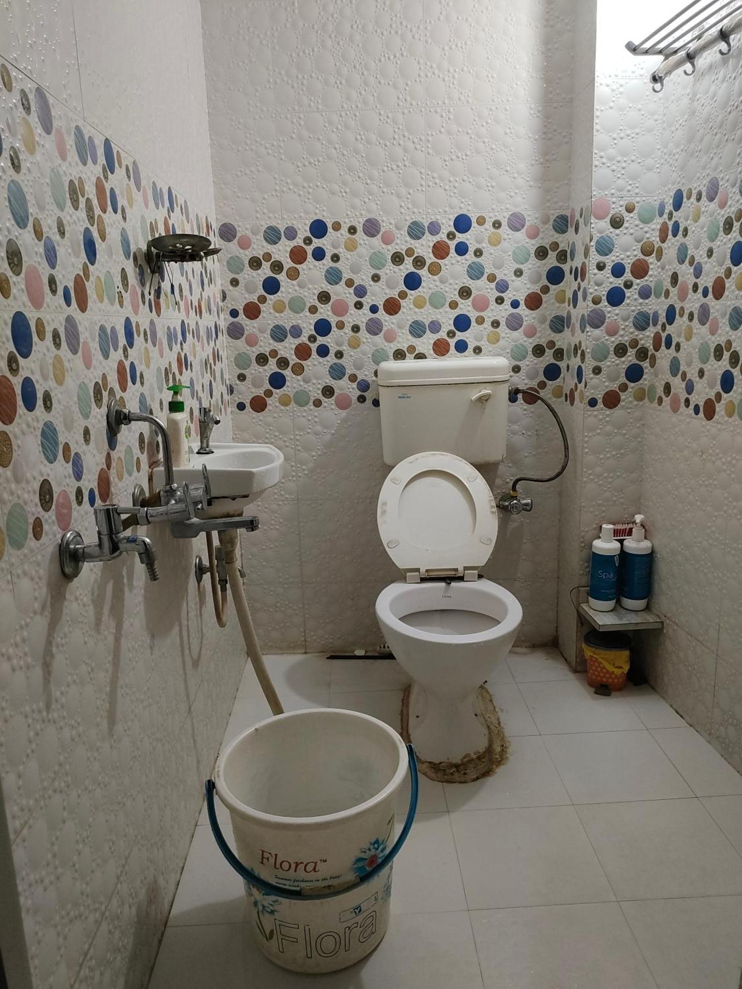 Homestay Banarasiya Close To Banaras Railway Station *