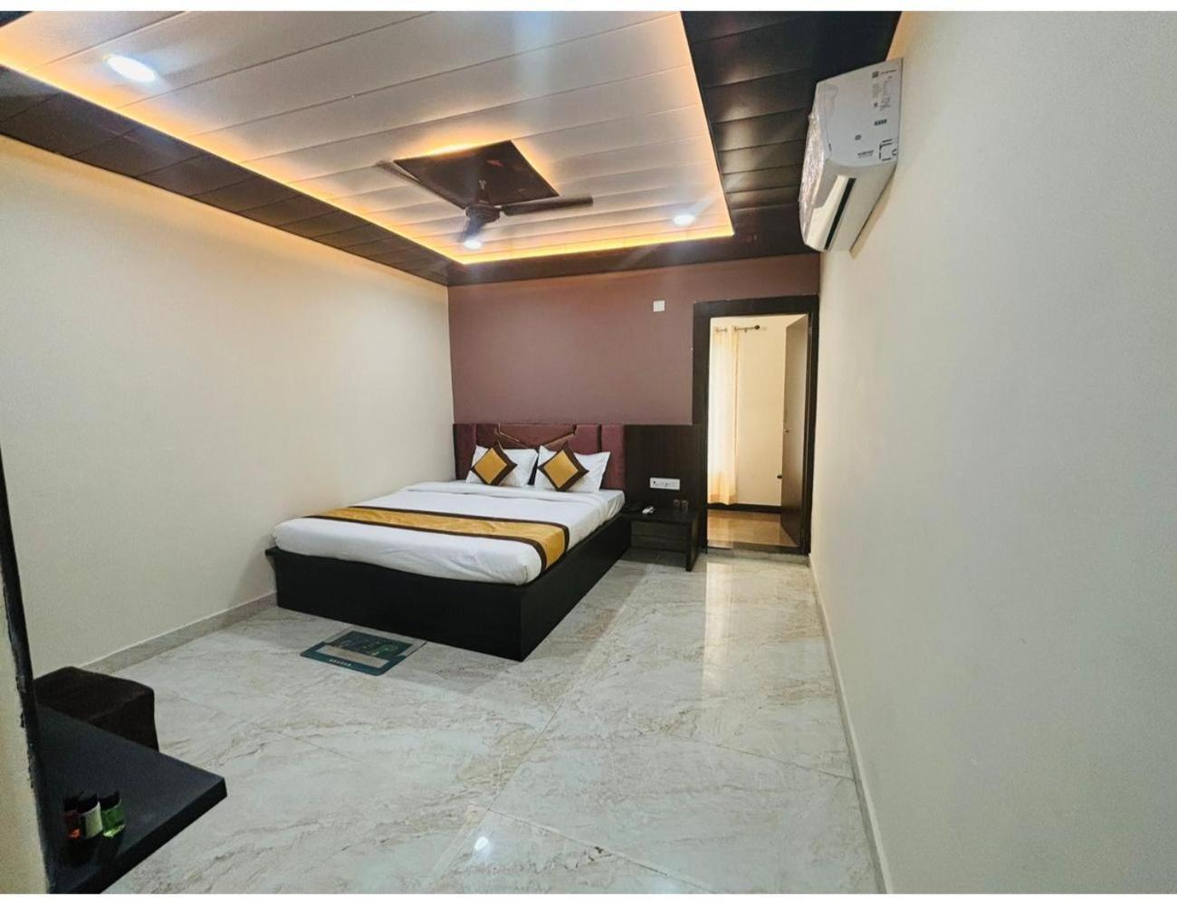 Imperial, Varanasi