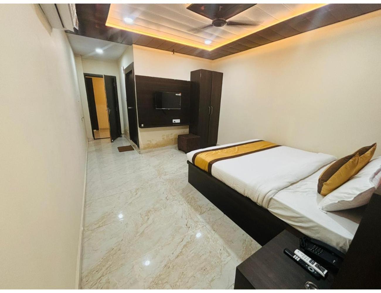 Homestay Imperial, *