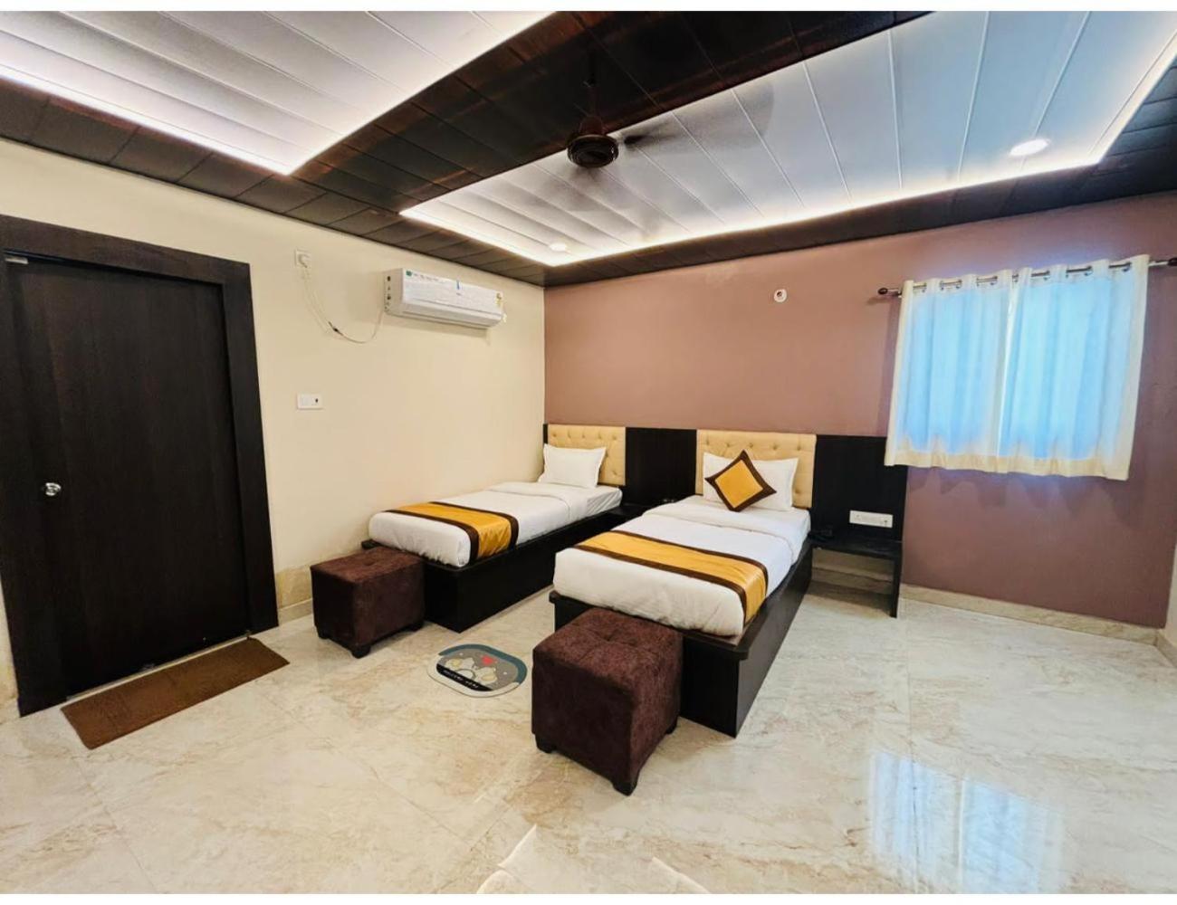 Imperial, Homestay