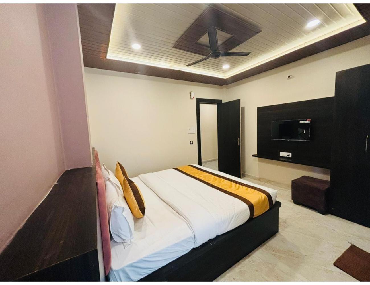Imperial, Homestay *